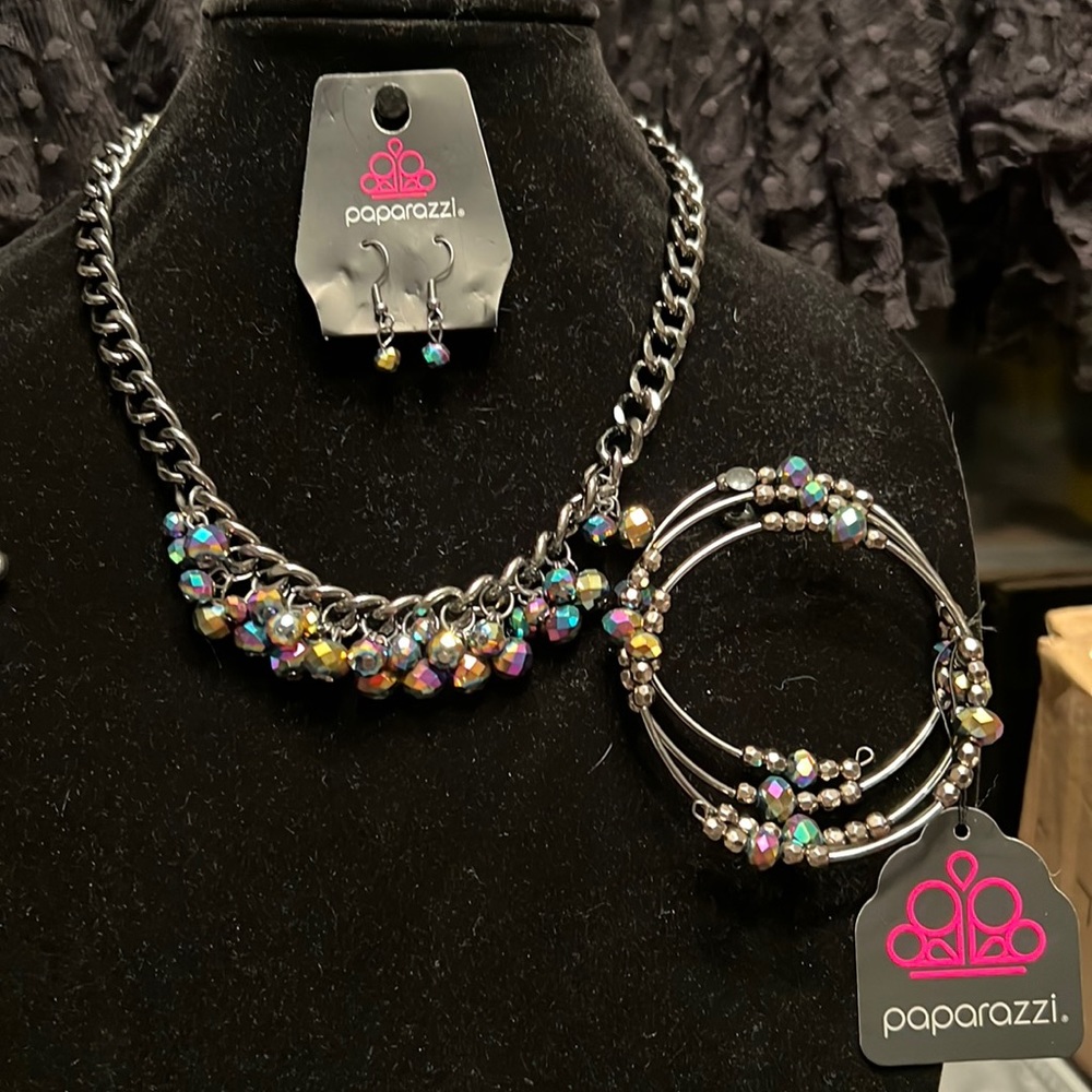 Paparazzi oil spill necklace and bracelet set